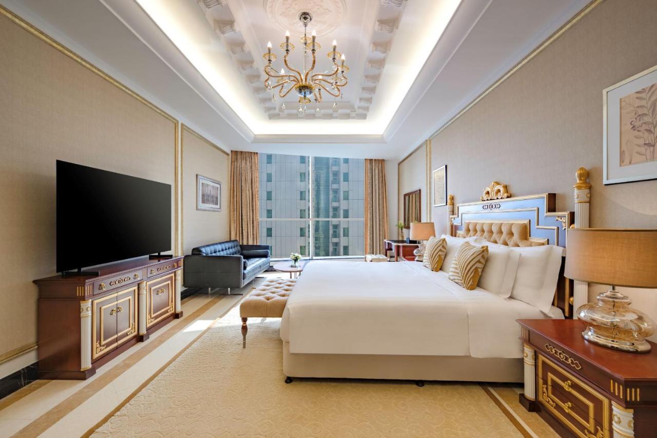 Dusit Hotel & Suites - Ντόχα Εξωτερικό φωτογραφία A bedroom at the hotel