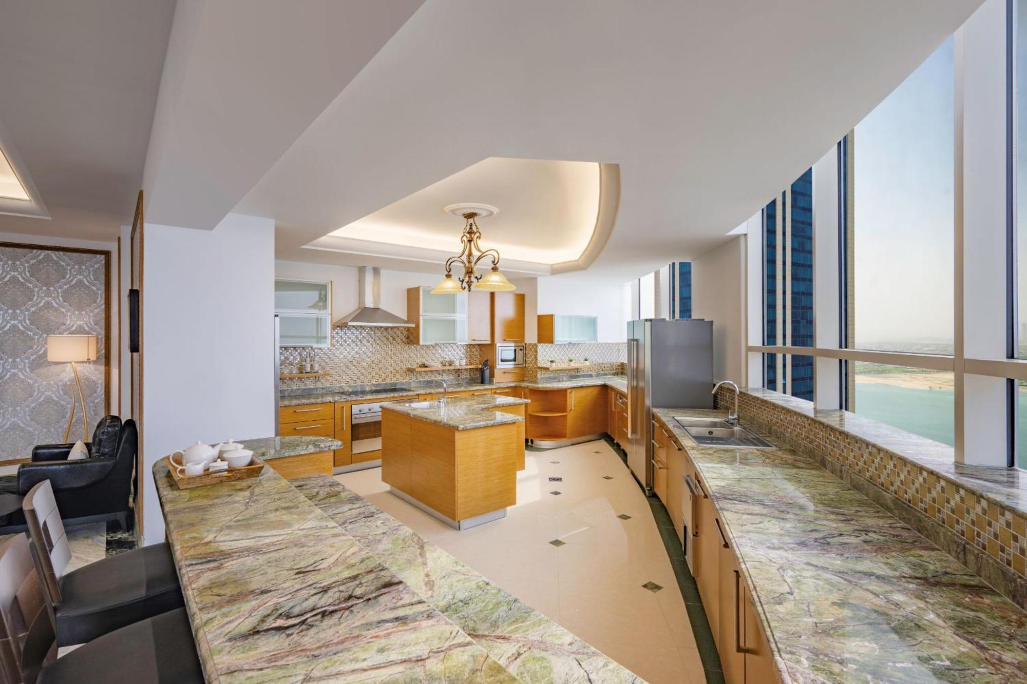 Dusit Hotel & Suites - Ντόχα Εξωτερικό φωτογραφία A kitchen in a penthouse
